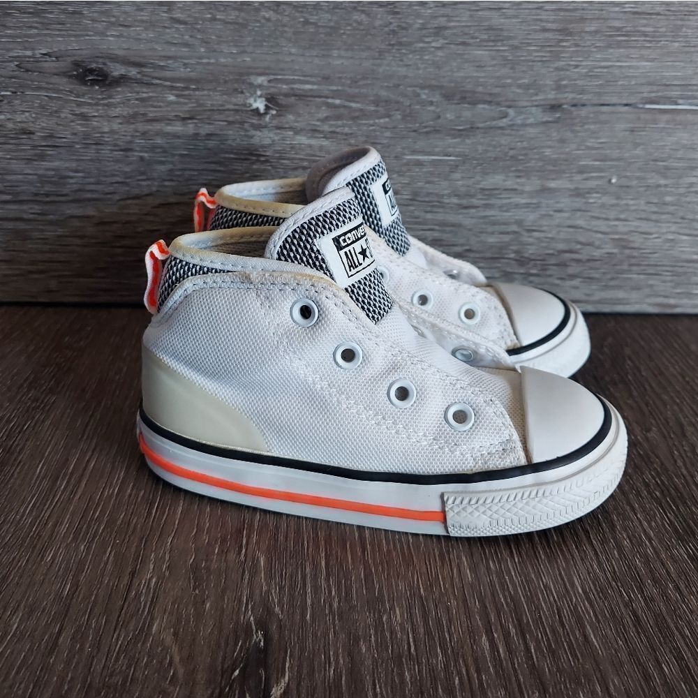 Converse Kids White High Top Sneakers Size 7
